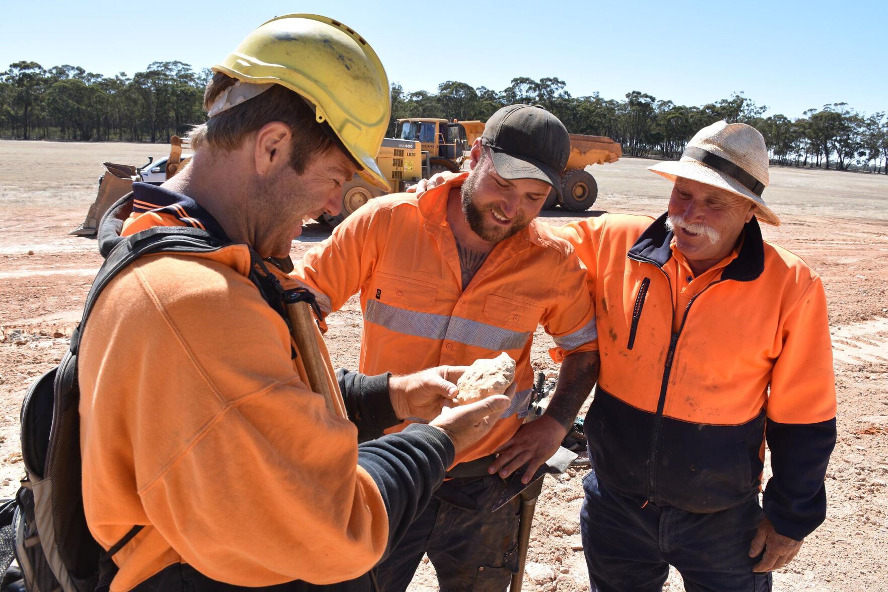 Two giant gold nuggets worth $250,000 found in Australia